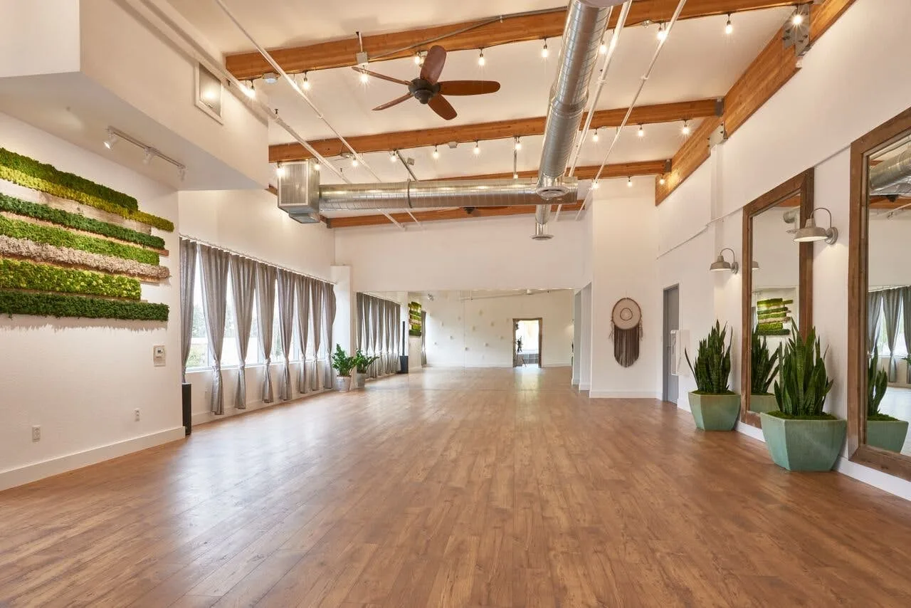 Rustic Loft Studio with Mountain Views in San Juan Capistrano