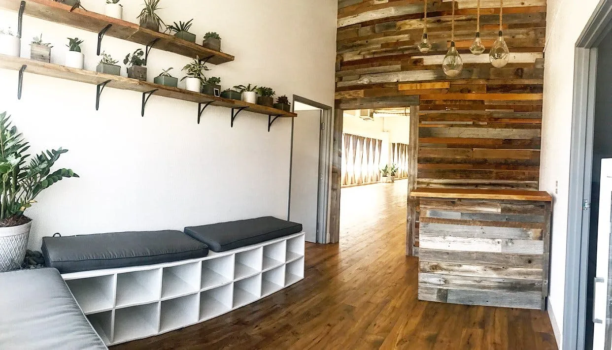 Rustic Loft Studio with Mountain Views in San Juan Capistrano — 4