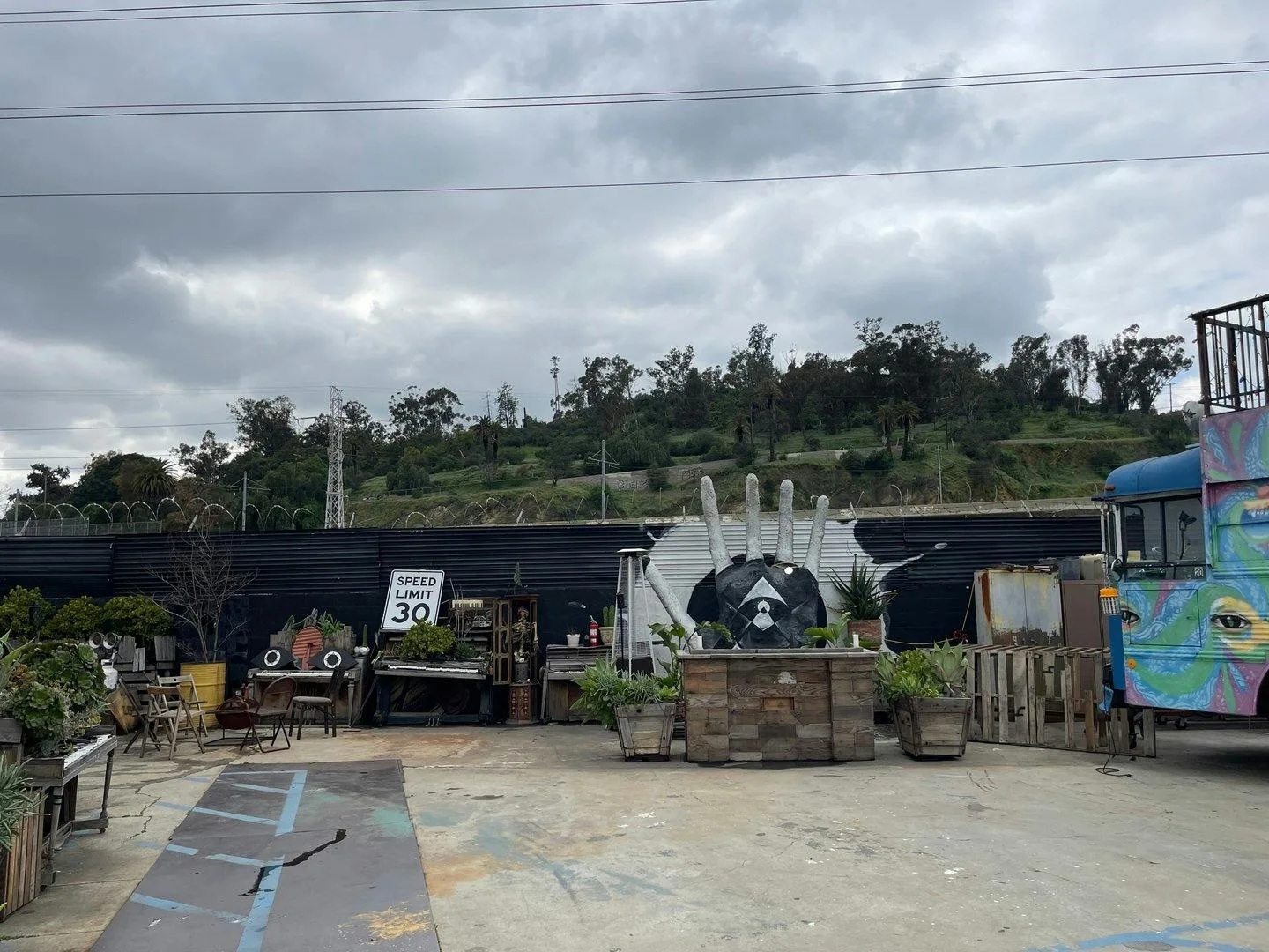 Rustic Open Air Yard and Production Hanger in Los Angeles — 4