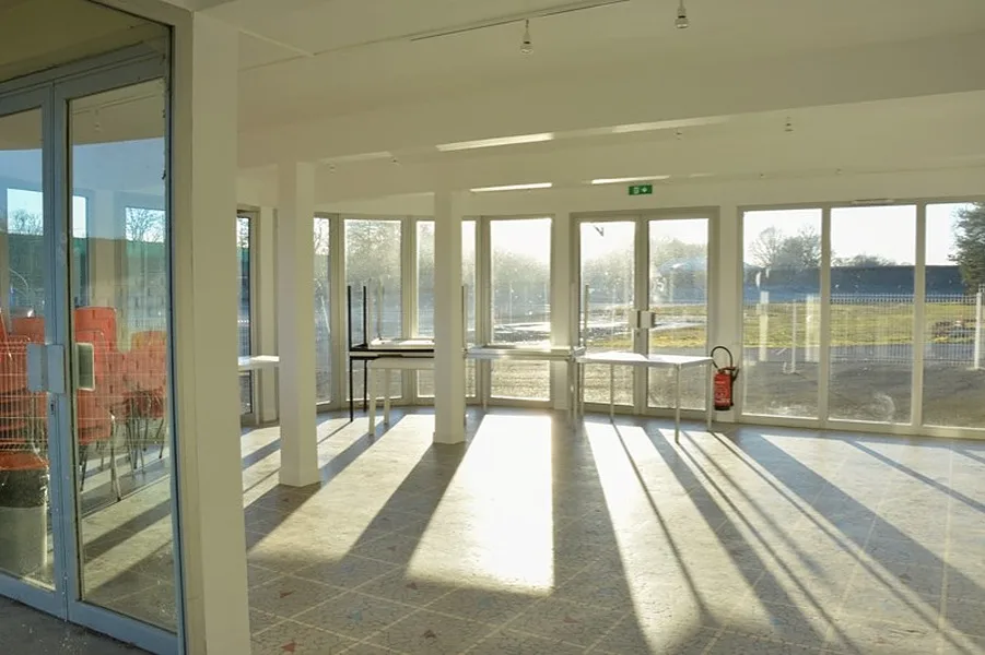 Salle de réunion ou espace événementiel parfait, 80 sqm, networking event, pop-up rental in Linas