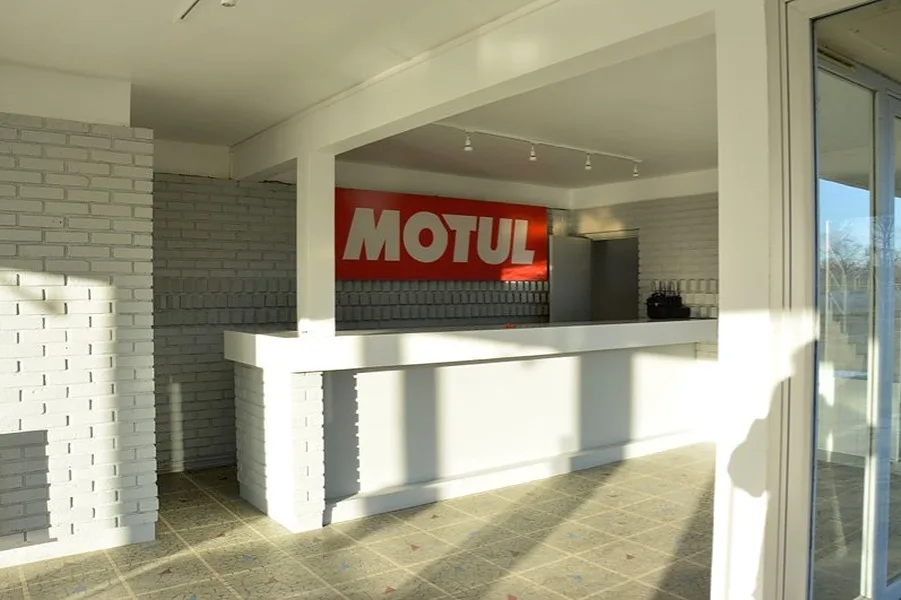 Salle de réunion ou espace événementiel parfait, 80 sqm, networking event, pop-up rental in Linas, third interior view