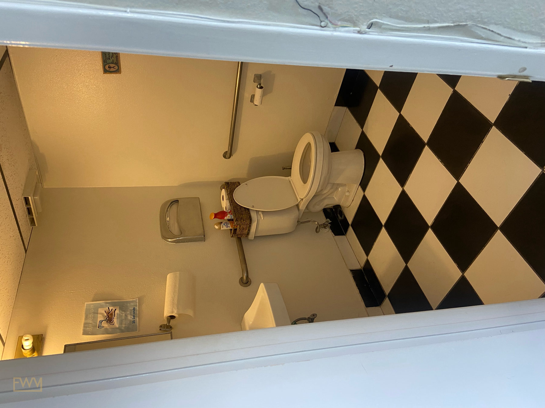 Salon Booth Rental Opportunity in Monrovia, 93 sqm, retail activation, pop-up rental, second interior view