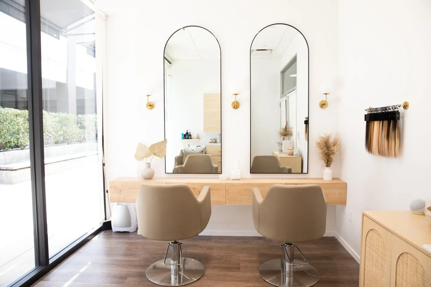 Salon Suite Chair for Rent in Topanga
