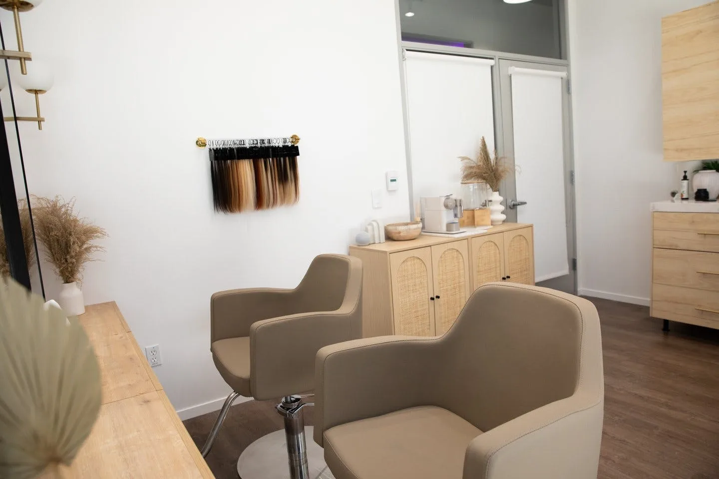Salon Suite Chair for Rent in Topanga — 2
