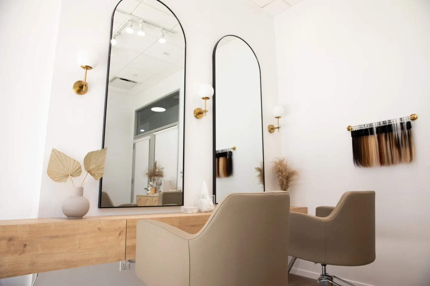 Salon Suite Chair for Rent in Topanga — 3