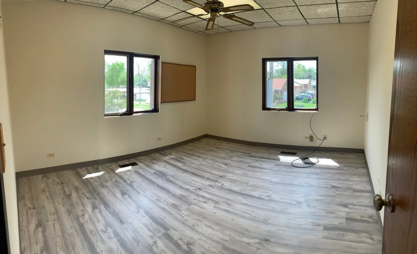 Second Floor Office Suite in Hickory Hills