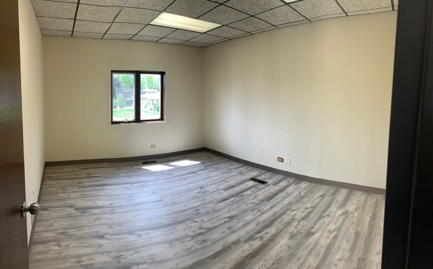 Second Floor Office Suite in Hickory Hills — 2