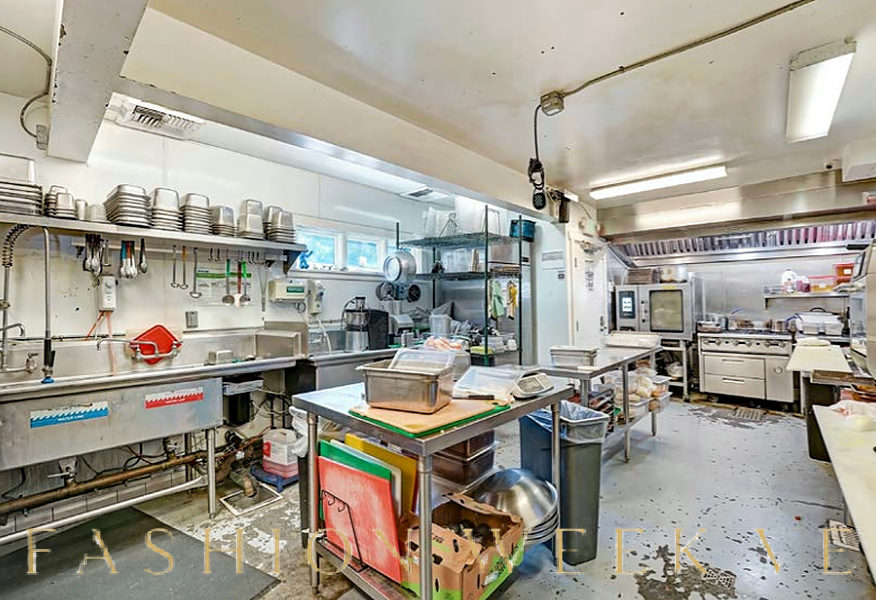 Second-Generation Restaurant Opportunity in Hancock Park, 242 sqm, retail activation, pop-up rental in Los Angeles, addition…
