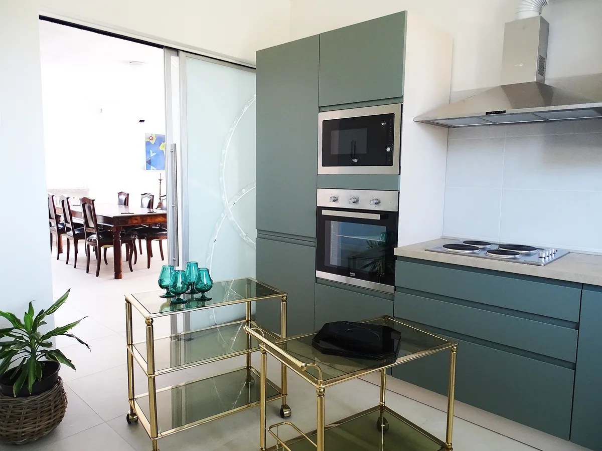 Serene Villa Near Milan with Spacious Garden, 280 sqm, showroom presentation, pop-up rental in Gerenzago, interior view