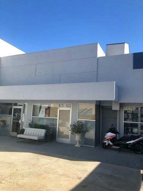 Shared Art Studio and Gallery on Venice Beach, 65 sqm, art exhibition, pop-up rental in Los Angeles