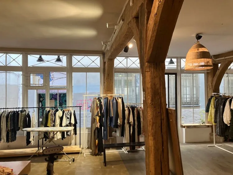 Shared Atelier and Showroom in Paris 12th Arrondissement