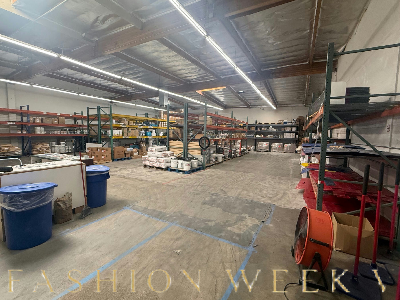 Shared Warehouse Space with Pallet Racks, 186 sqm, pop-up rental in Los Angeles