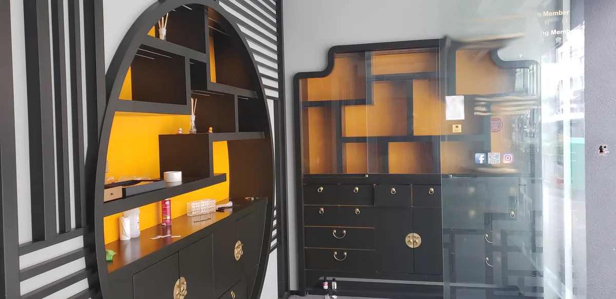 Shop Space Available in Mid Level Residential District, 42 sqm, pop up store in Hong Kong, interior view