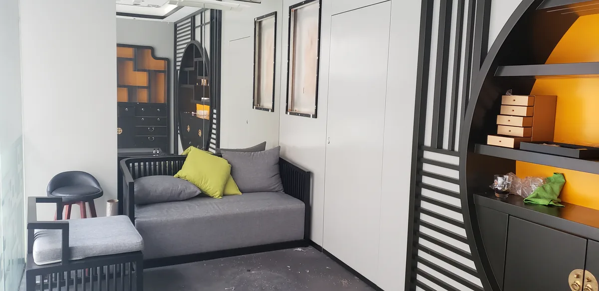 Shop Space Available in Mid Level Residential District, 42 sqm, pop up store in Hong Kong, second interior view