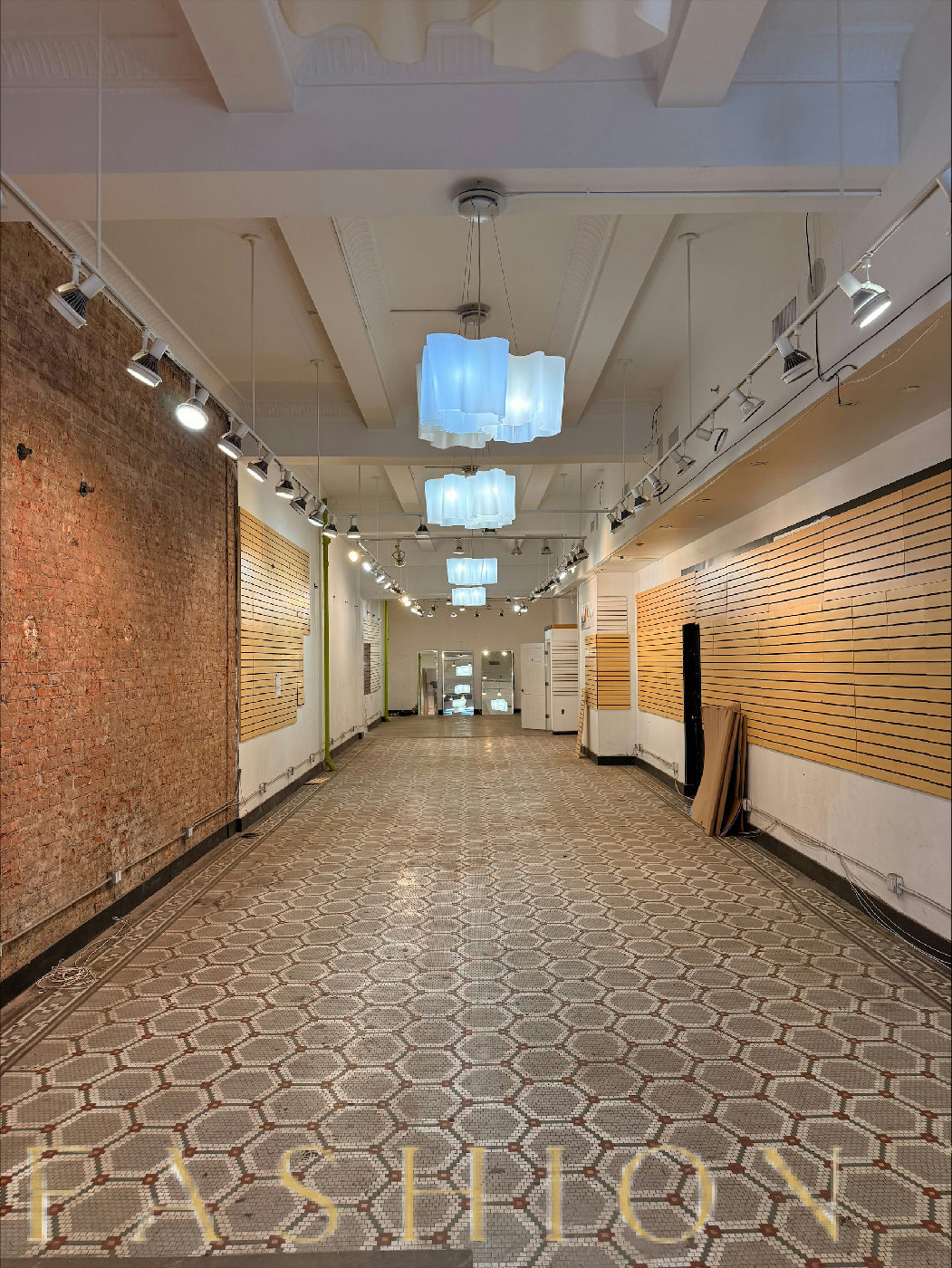 Short-Term Retail Space Available for Diverse Uses, 168 sqm, pop up store in New York, interior view