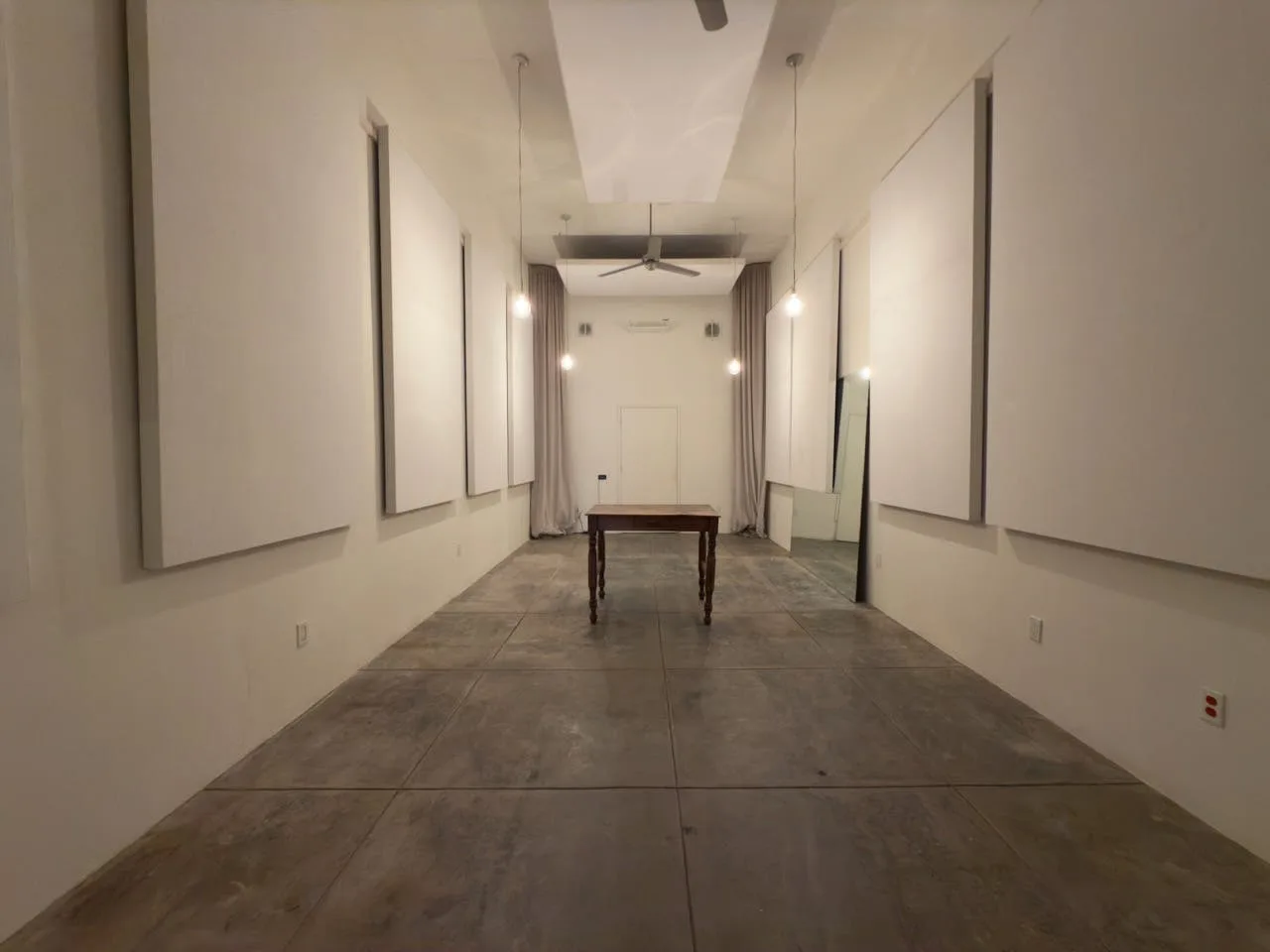 SHOW Sound Studio and Lounge in Los Angeles — 2