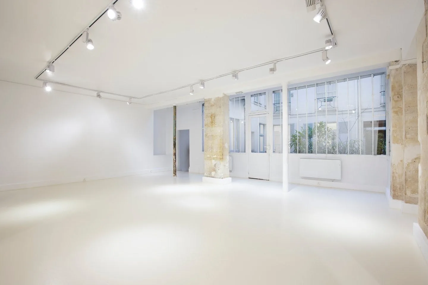 Showroom and Event Space on Rue Portefoin, Le Marais — 2