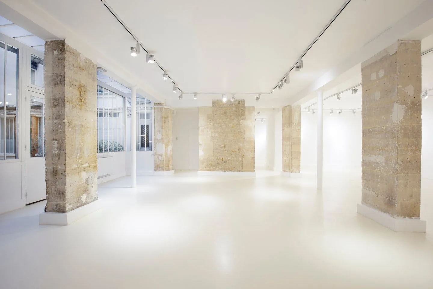 Showroom and Event Space on Rue Portefoin, Le Marais — 4