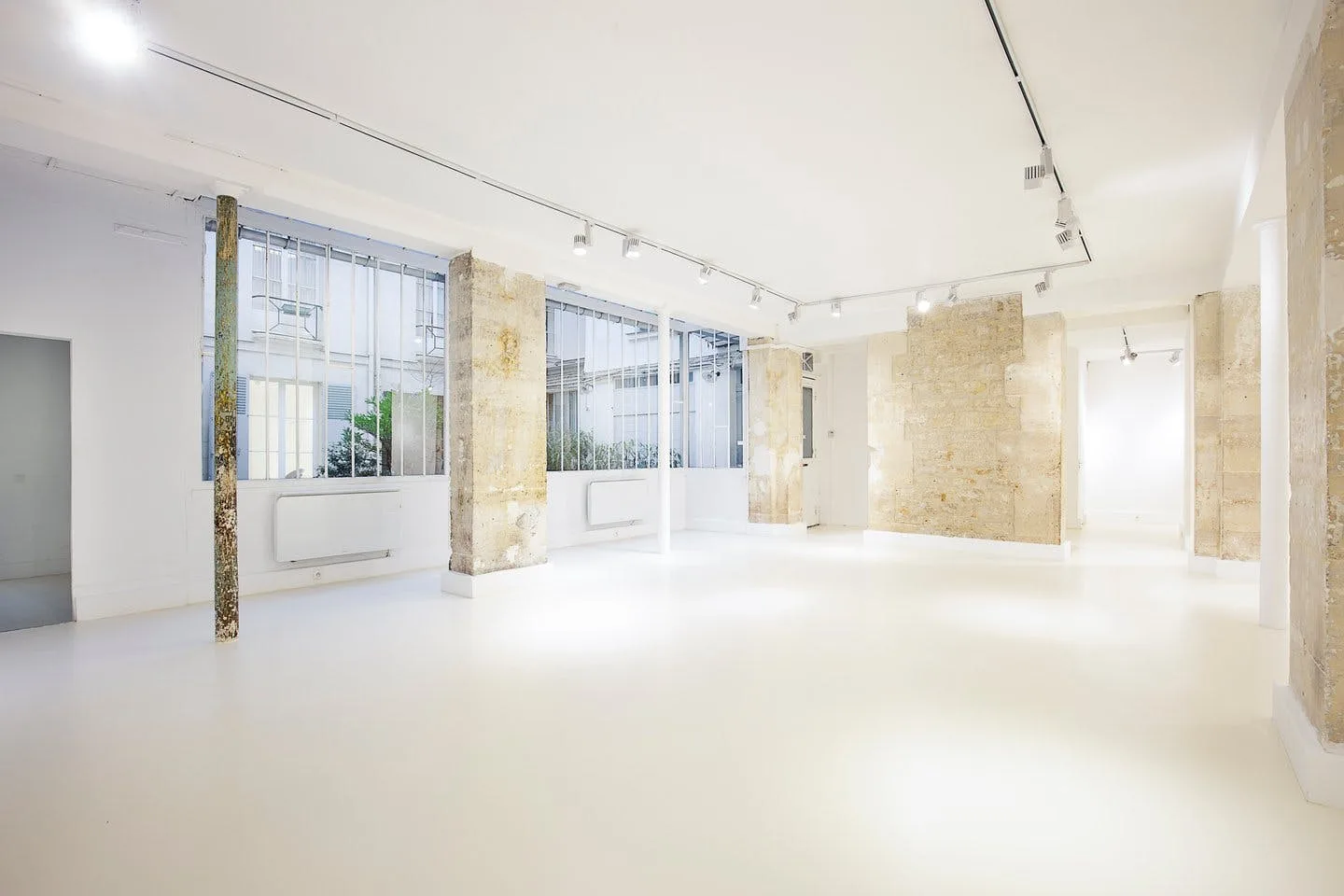 Showroom and Event Space on Rue Portefoin, Le Marais — 5