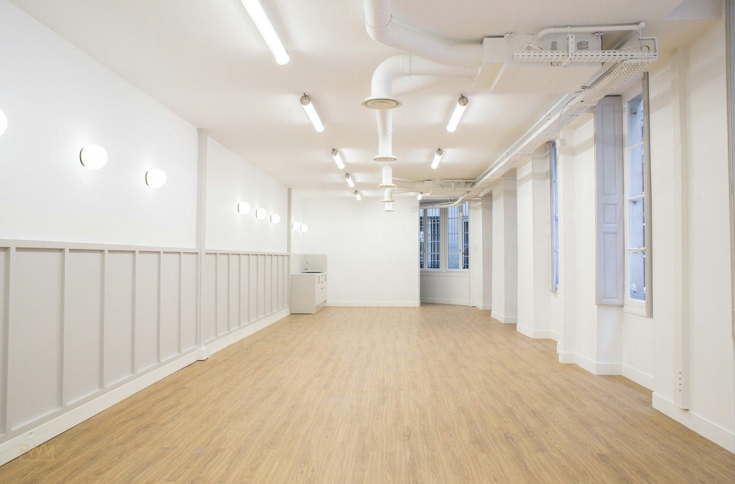 Showroom and Event Space on Rue Saint-Martin, Paris, 320 sqm, showroom presentation, pop-up rental
