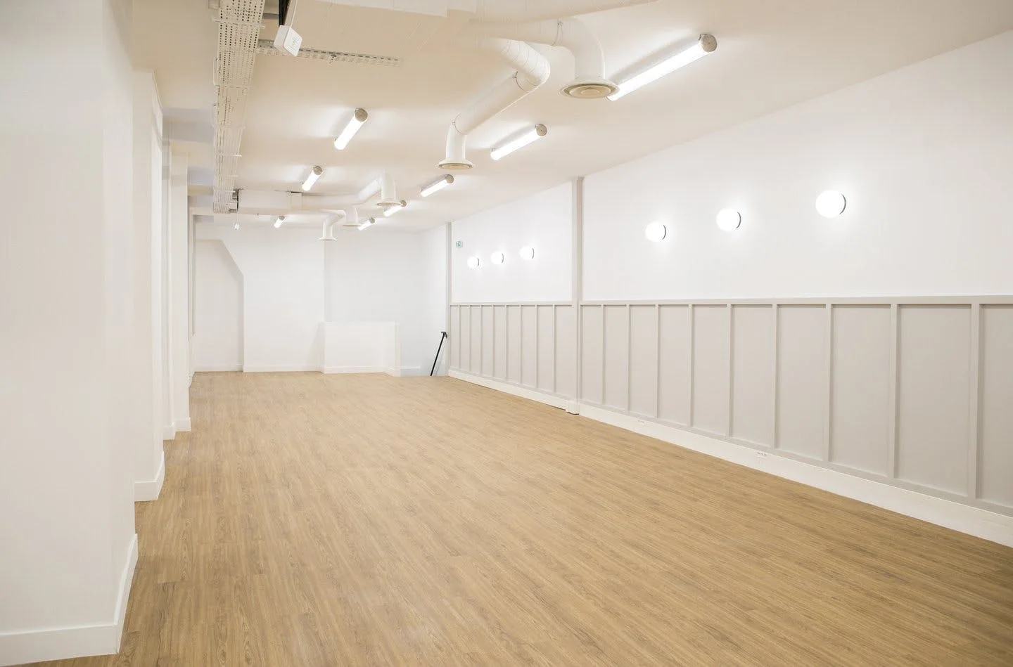 Showroom and Event Space on Rue Saint-Martin, Paris — 2