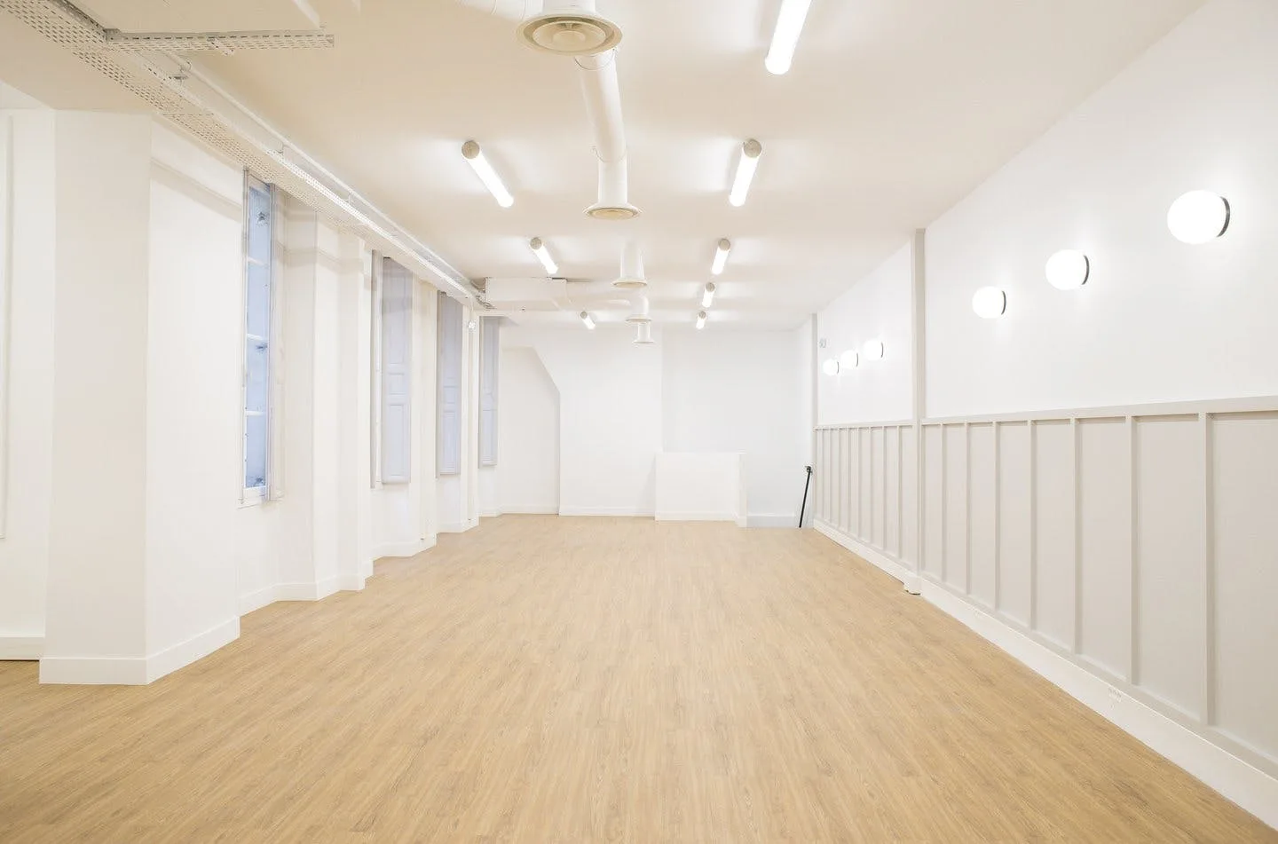 Showroom and Event Space on Rue Saint-Martin, Paris — 4
