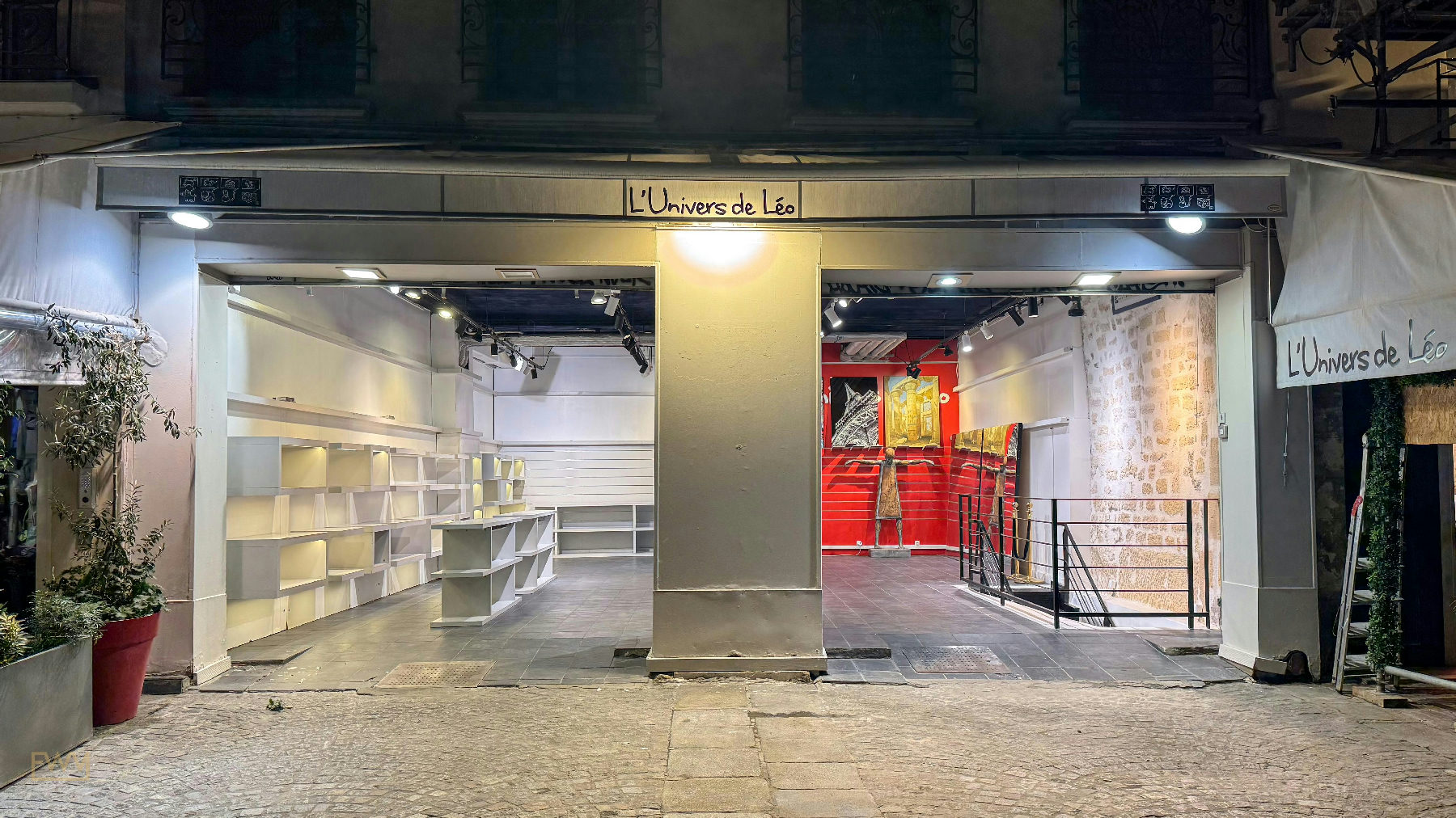 Showroom and Gallery on Rue Saint-Martin, Paris