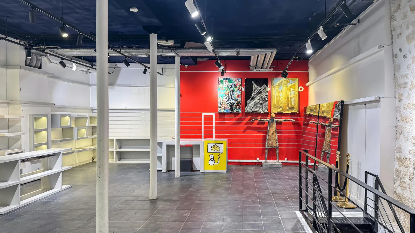 Showroom and Gallery on Rue Saint-Martin, Paris — 3