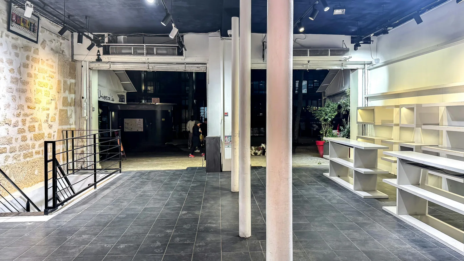 Showroom and Gallery on Rue Saint-Martin, Paris — 4