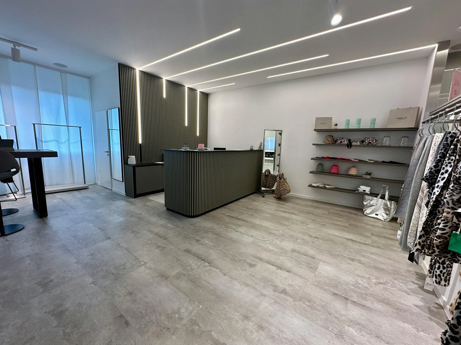 Showroom and Gallery Space at Fashion Park Dreilinden — 3
