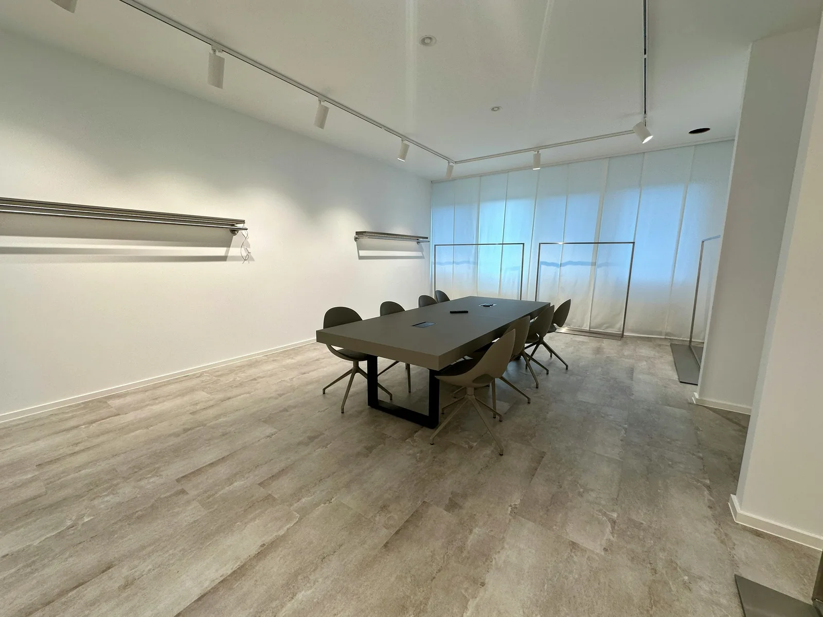 Showroom and Gallery Space at Fashion Park Dreilinden — 5
