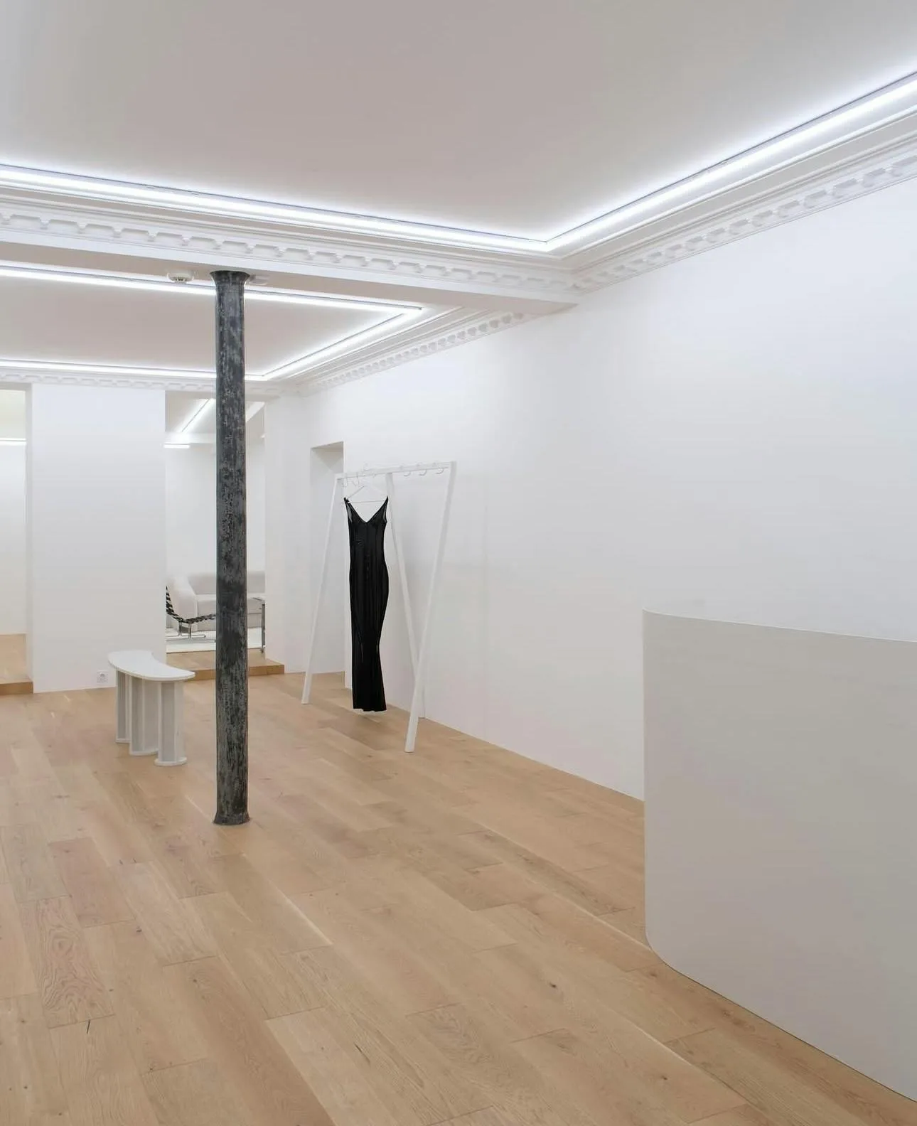 Showroom and Gallery Space on Rue du Temple, Paris — 2