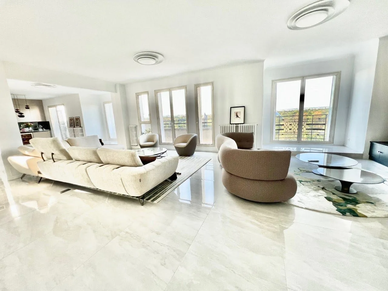 Showroom Apartment with Fondation Louis Vuitton Views