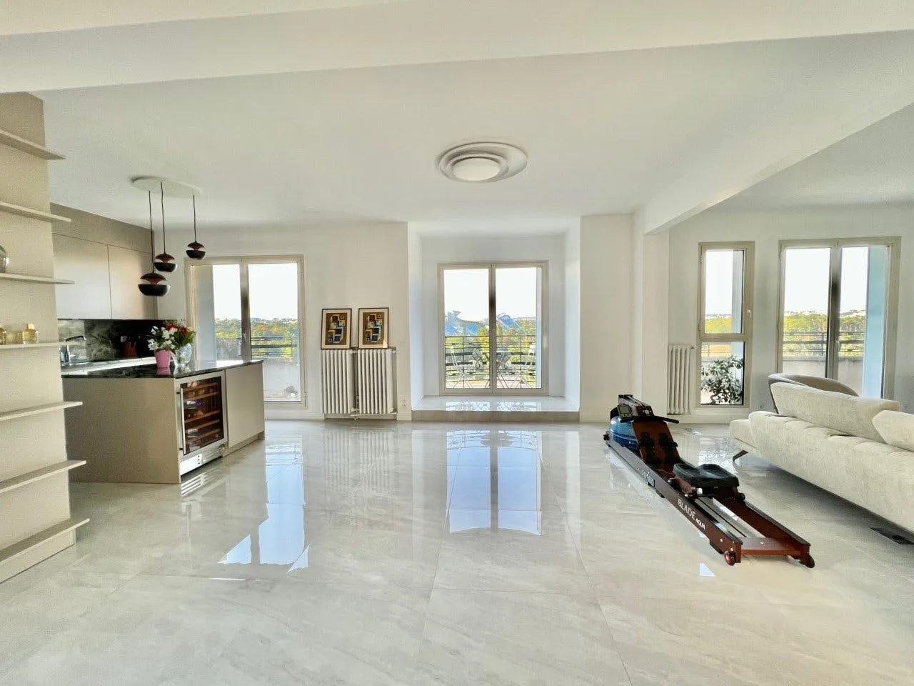 Showroom Apartment with Fondation Louis Vuitton Views — 2