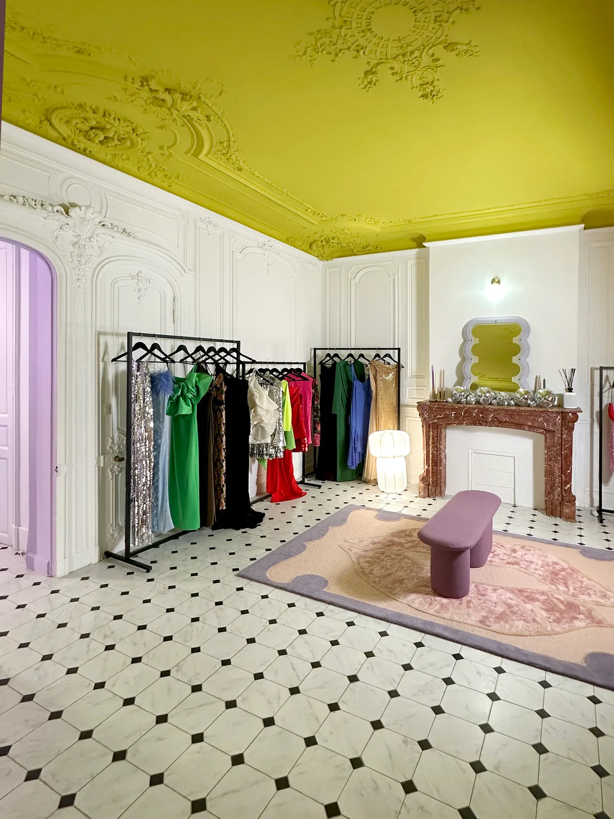Showroom in Haussmannian Apartment for Events, 120 sqm, showroom presentation, pop-up rental in Marseille, second interior v…