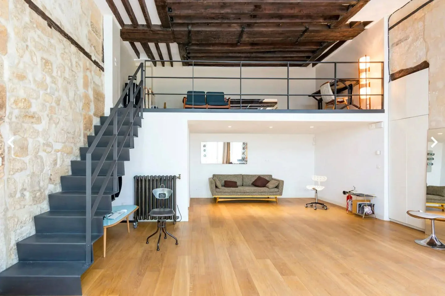 Showroom in Historic Building Near Montorgueil, Paris — 3