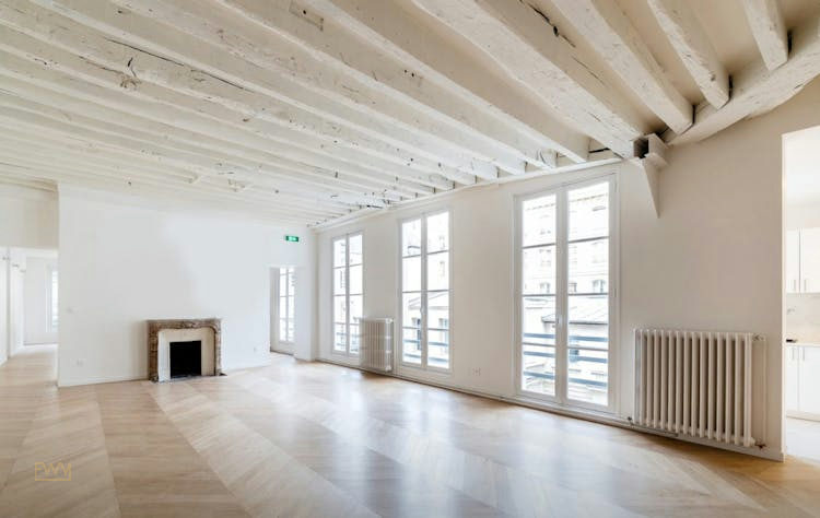 Showroom on Rue du Faubourg Saint-Honoré, 130 sqm, pop up store in Paris
