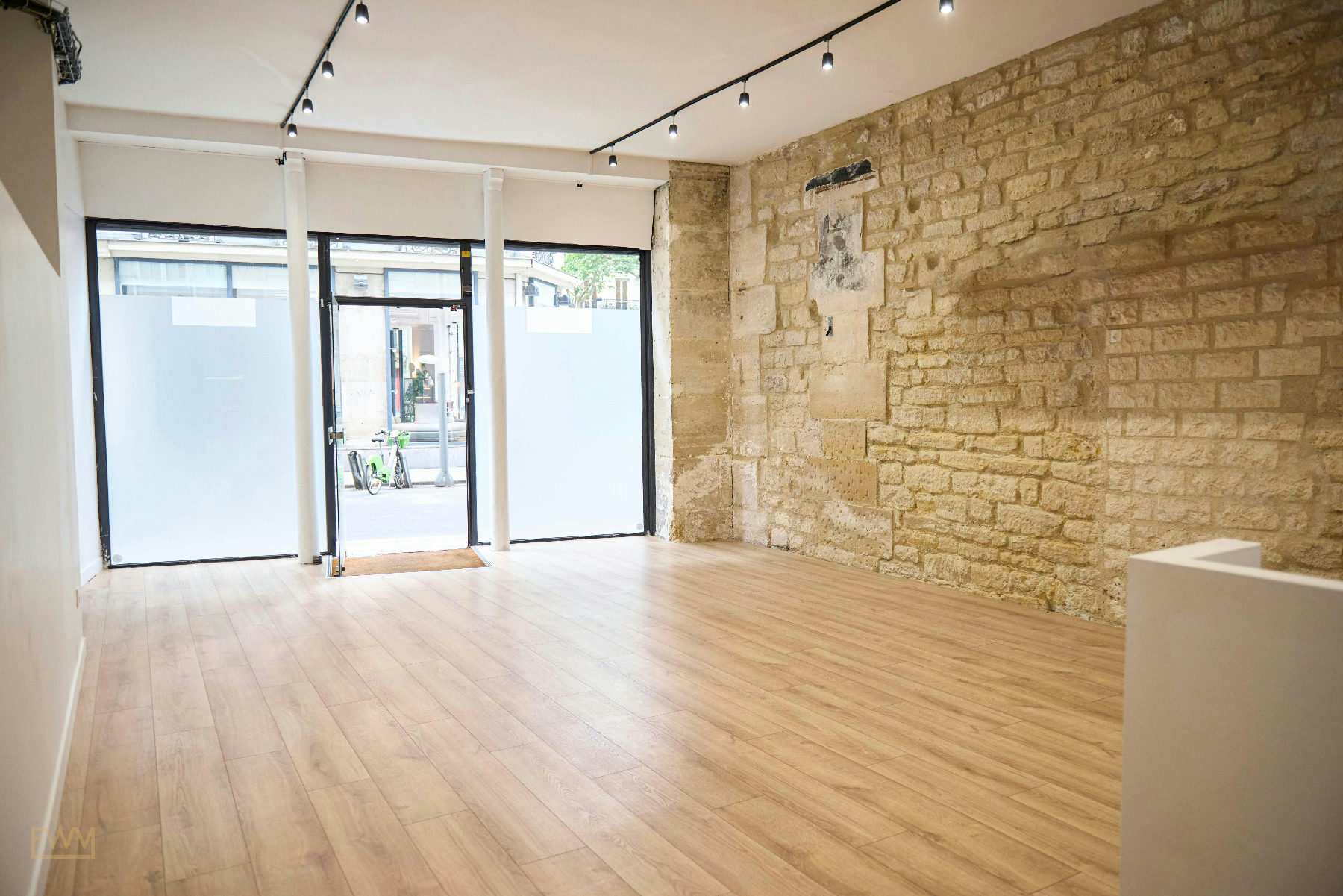 Showroom Palestro near Marais and Palais Royal, 110 sqm, pop up store in Paris