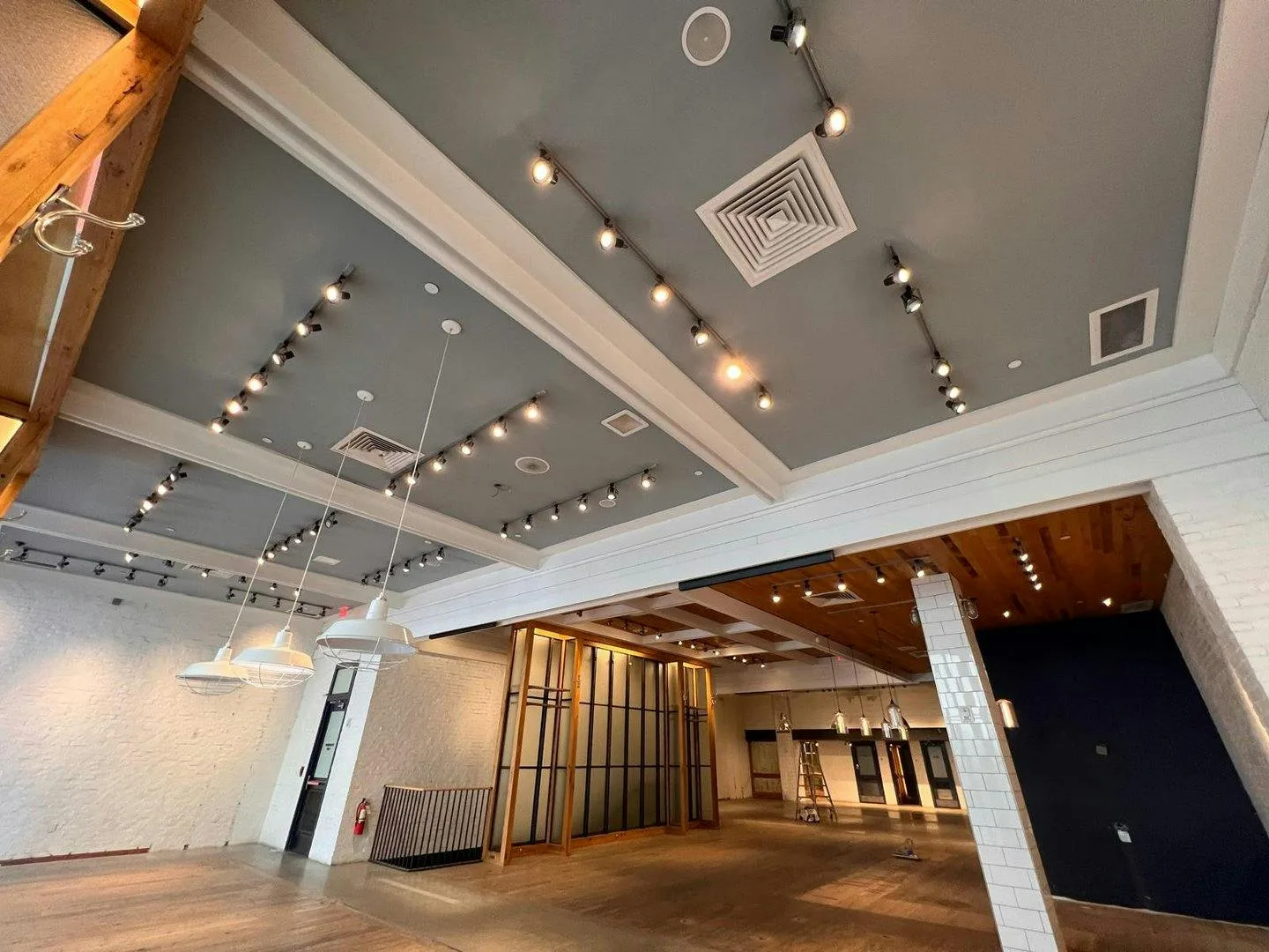 Sizeable 2nd Floor Retail or Event Space in New York — 4