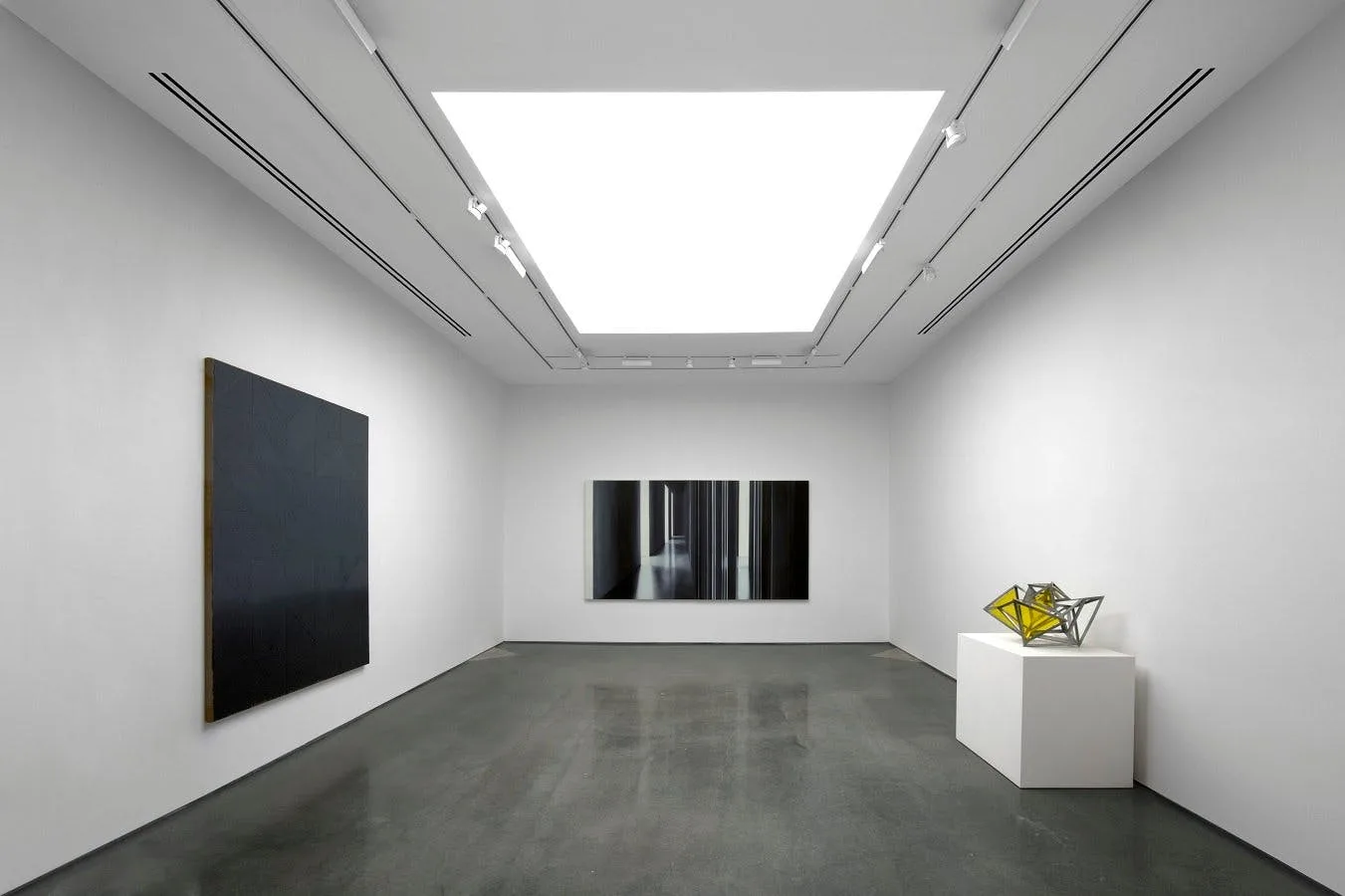 Sleek Viewing Room in Long Island City — 2