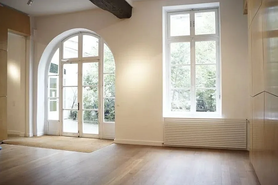 Smart Gallery and Showroom in Le Marais, Paris — 2
