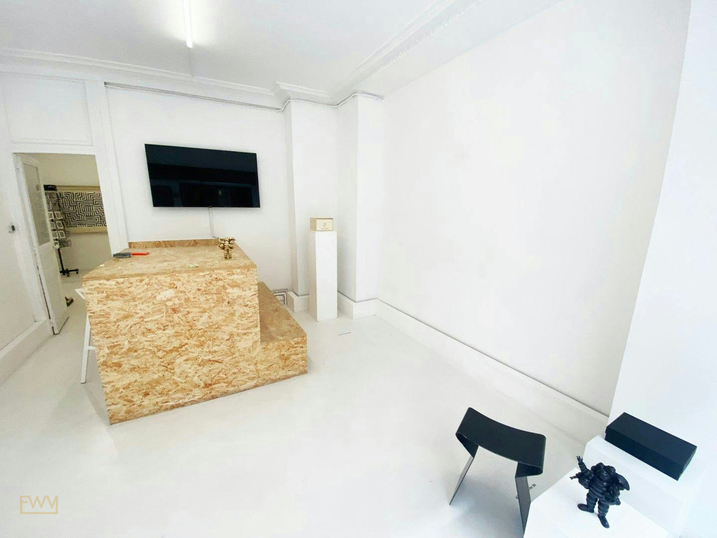 Sophisticated 60 sqm Boutique in Paris 9th Arrondissement, pop up store