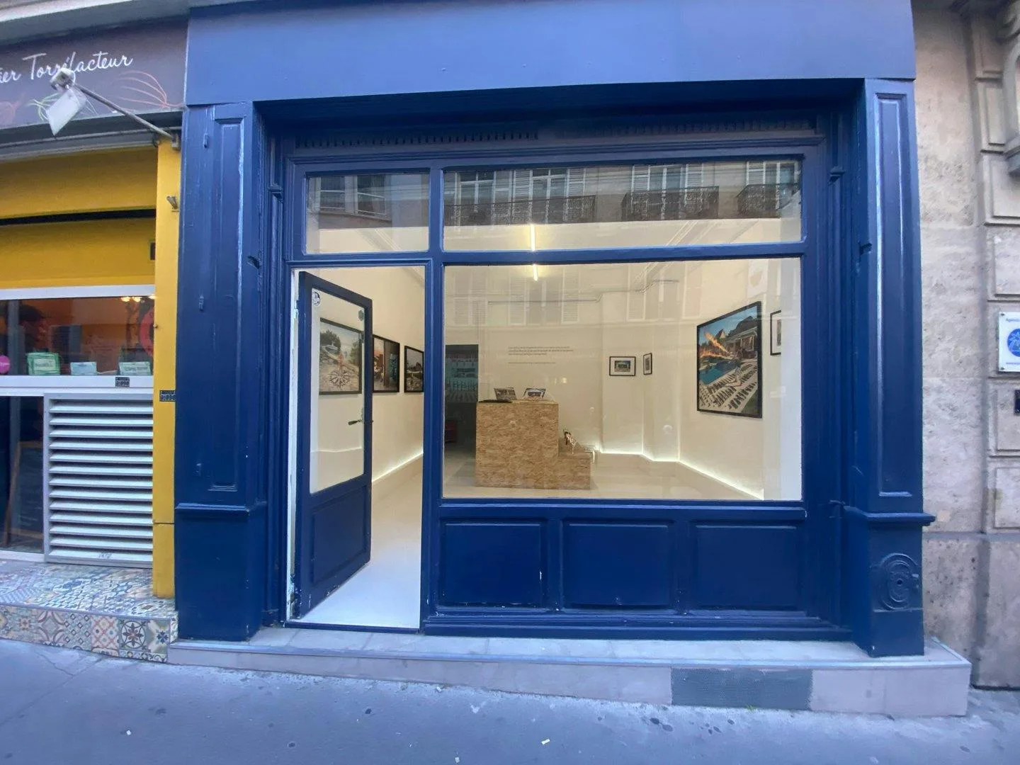 Sophisticated 60 sqm Boutique in Paris 9th Arrondissement — 2