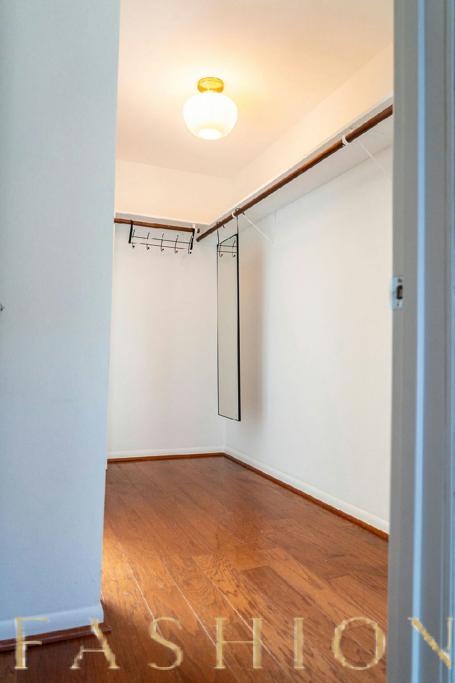 Sophisticated Industrial-Inspired Residence with Rooftop Terrace, 178 sqm, showroom presentation, pop-up rental in Houston…