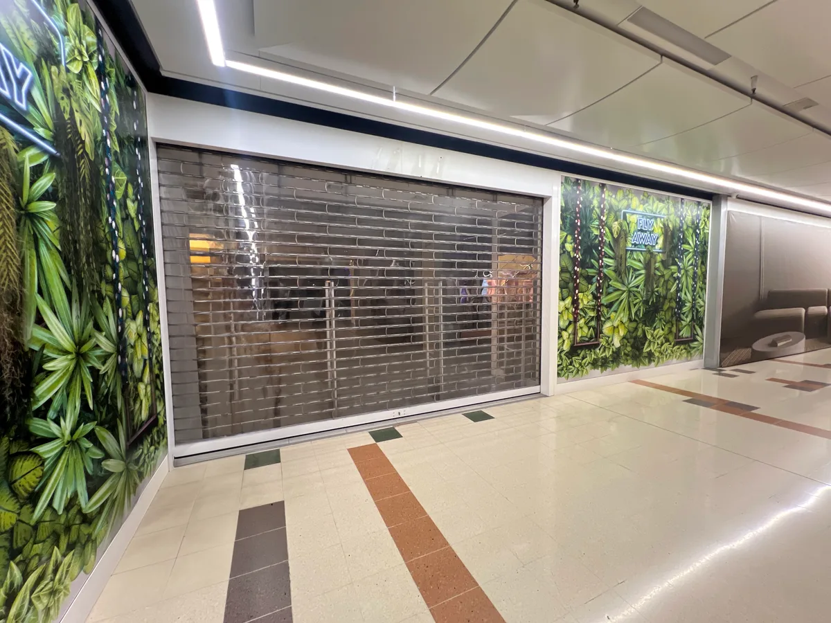 Spacieux Espace Commercial de 2000m2 au Centre Bercy 2, 2000 sqm, pop up store in Charenton-le-Pont, second interior view
