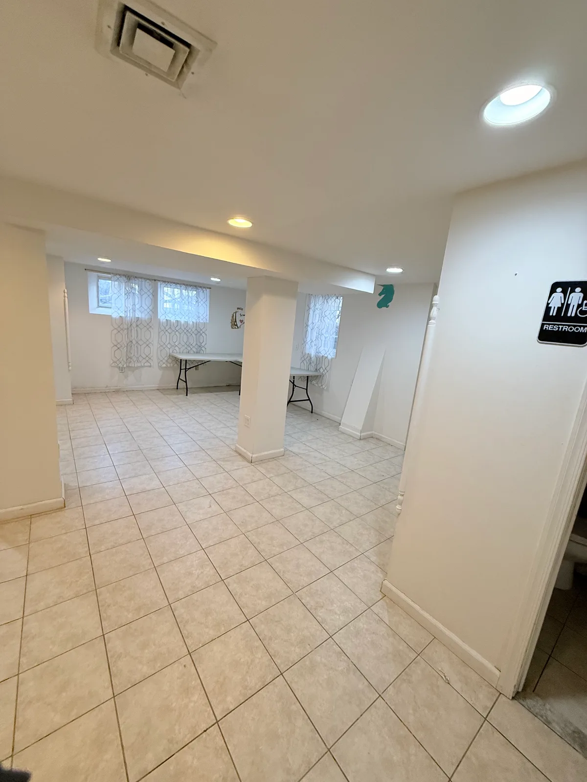 Spacious 1,400 Sq Ft Basement Office Space with Full Bathroom, 130 sqm, conference, pop-up rental in Plainfield, second inte…