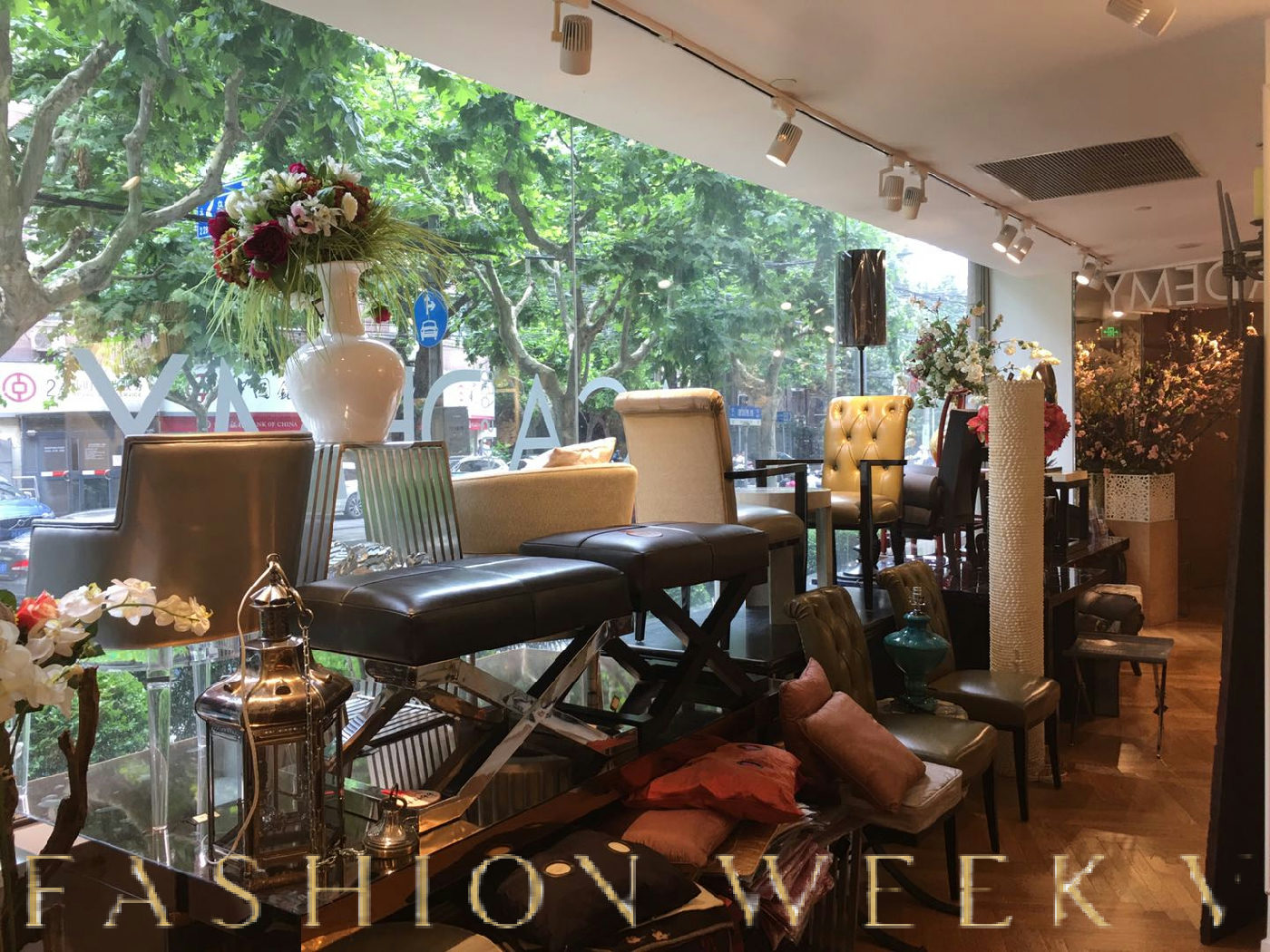 Spacious 120 sqm Shop with High Visibility, fashion showroom, pop-up rental in Xuhui Qu, interior view