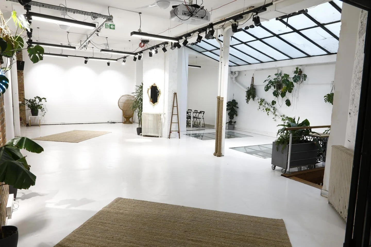 Spacious 360 sqm Industrial Loft in Paris — 2