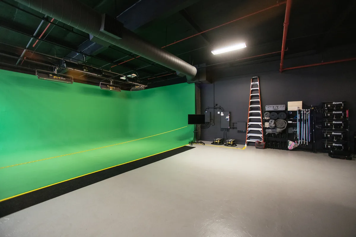 Spacious 3600 Sq Ft Studio in Media District, 335 sqm, photo shoot, pop-up rental in Los Angeles, third interior view