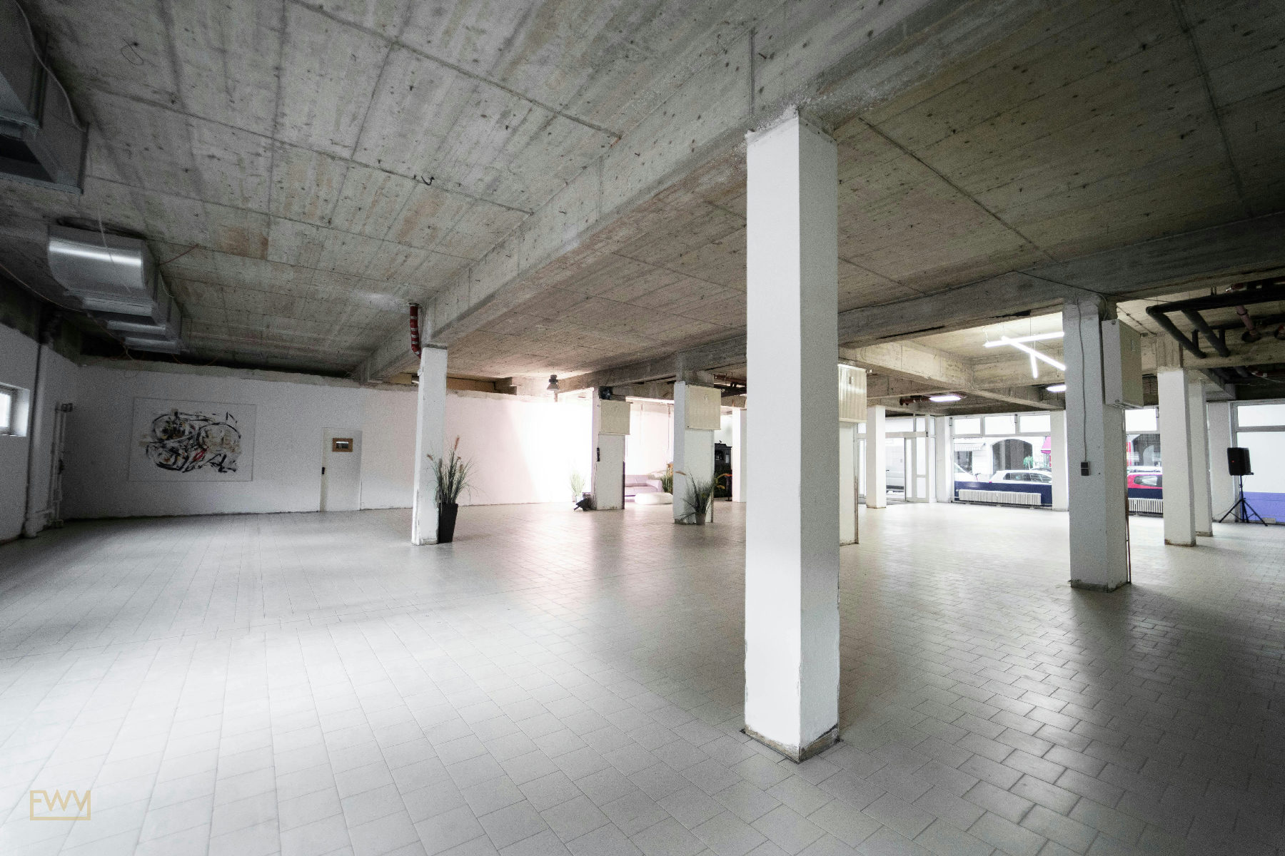 Spacious 480 sqm Showroom and Event Space in Berlin, pop up store